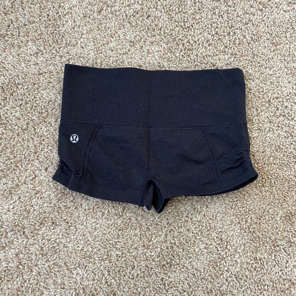 Lululemon Cinched Sides Compression Shorts - Size 2